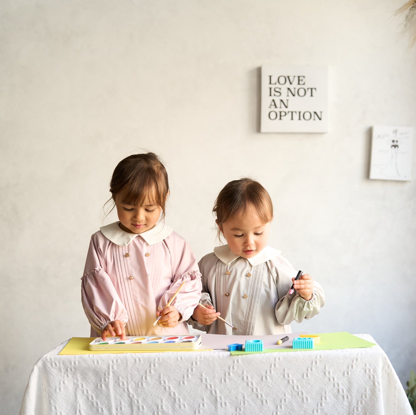 (お食事エプロン)ピンタックブラウス+収納巾着袋付き ピンク
