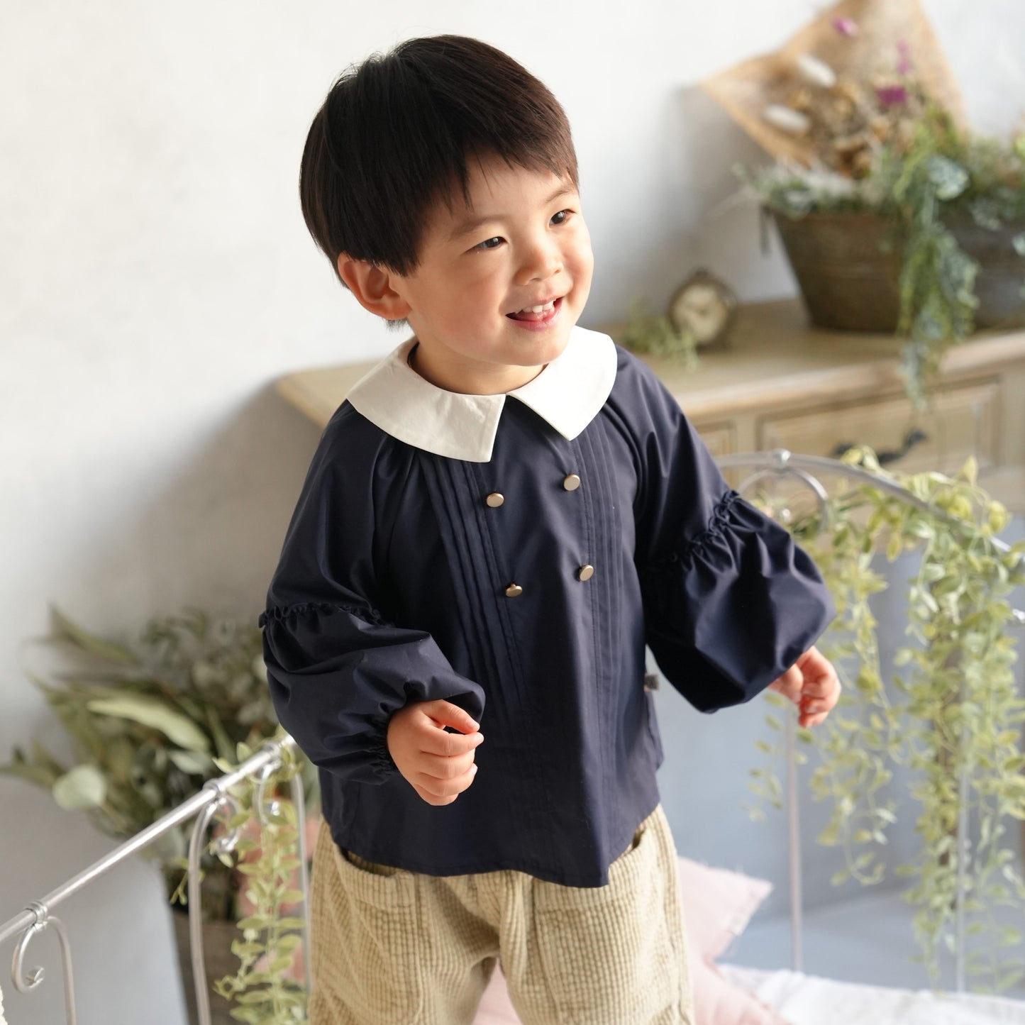 (お食事エプロン)ピンタックブラウス+収納巾着袋付き ネイビー