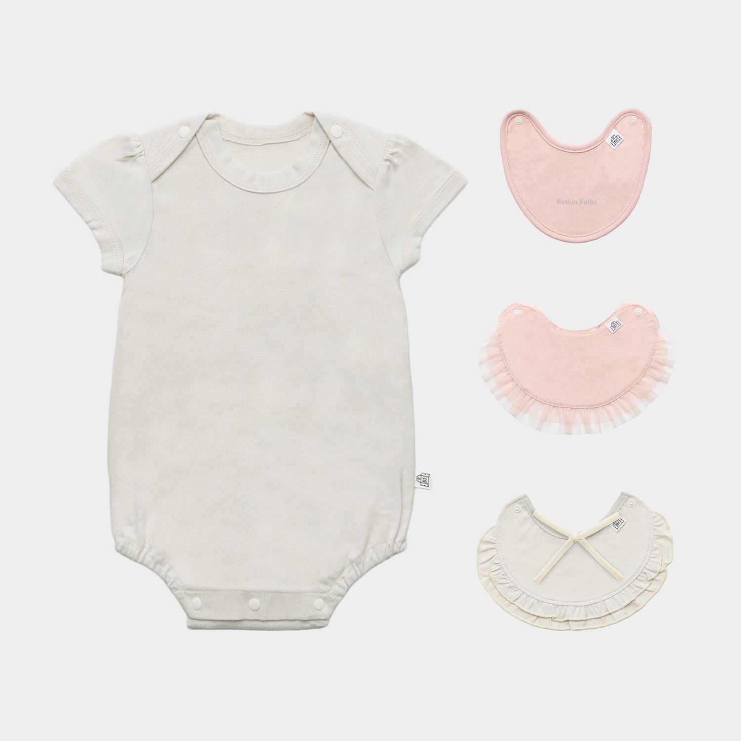 スタイと半袖ボディースーツのセット（ベージュ×ピンク)｜出産祝いにおすすめ