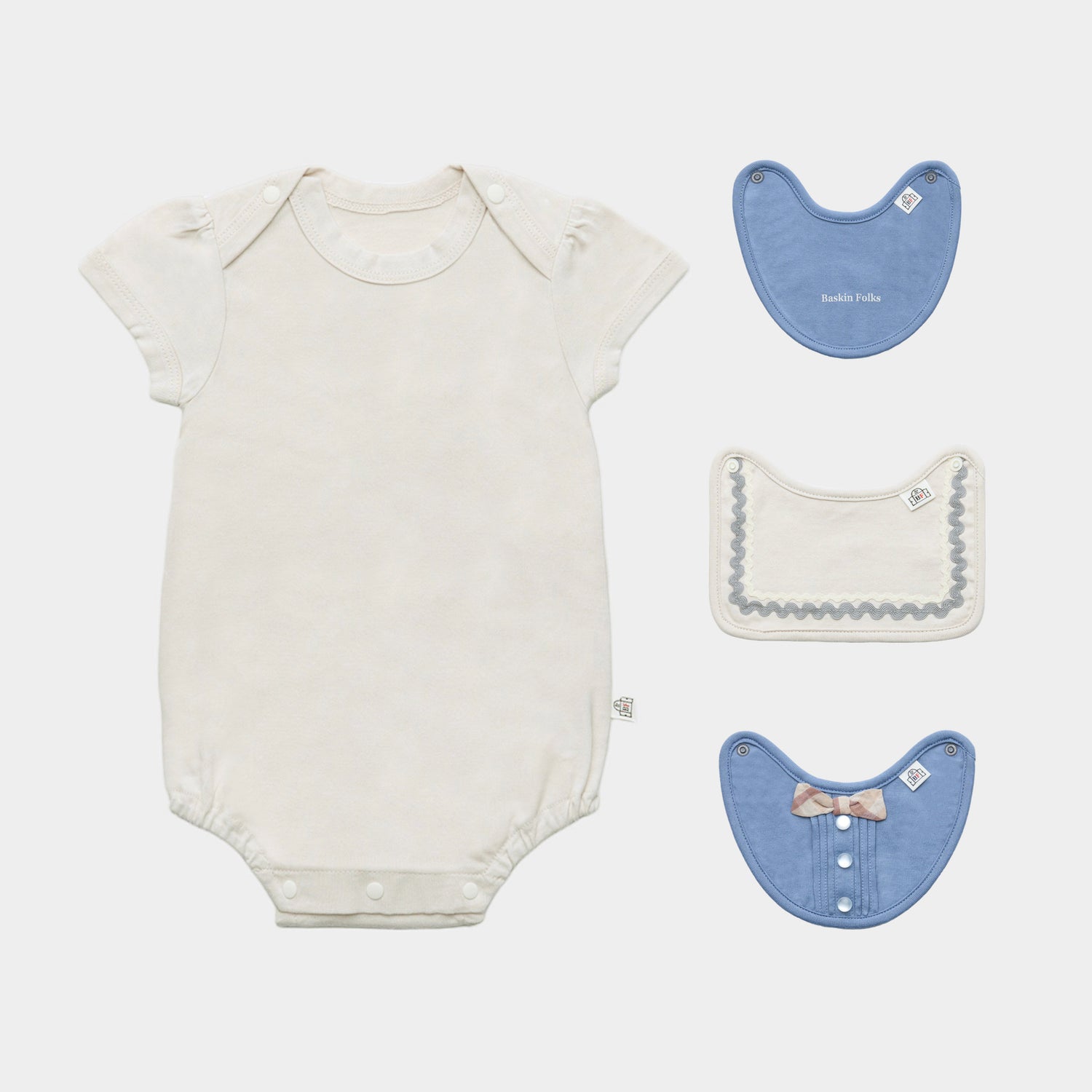 スタイと半袖ボディースーツのセット（ベージュ×ブルー)｜出産祝いにおすすめ